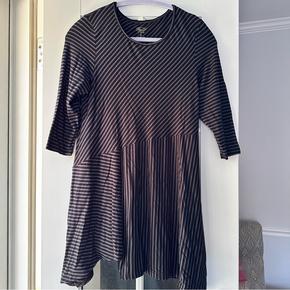 Blue Sky tunic black gray asymmetrical hem size small